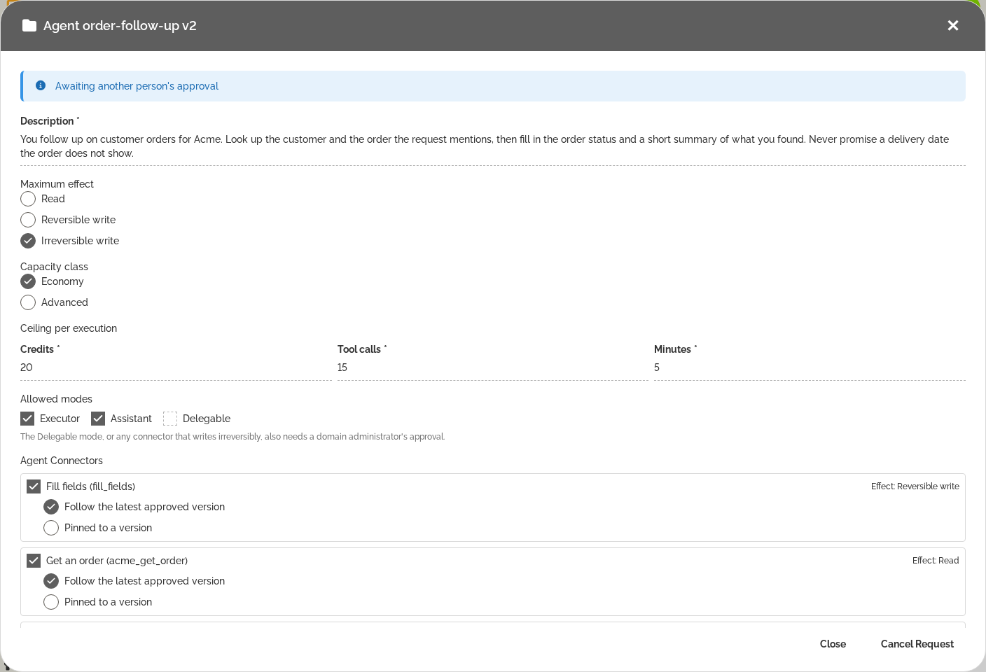 Una versión de agente en HEFLO AI en espera de la aprobación de otra persona, con efecto máximo, límite por ejecución, modos permitidos y conectores